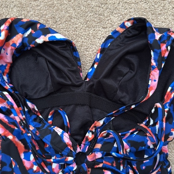 NWT Magicsuit Drew Cross Back V Neckline in Burano One Piece Swimsuit Size 8 - Picture 7 of 10